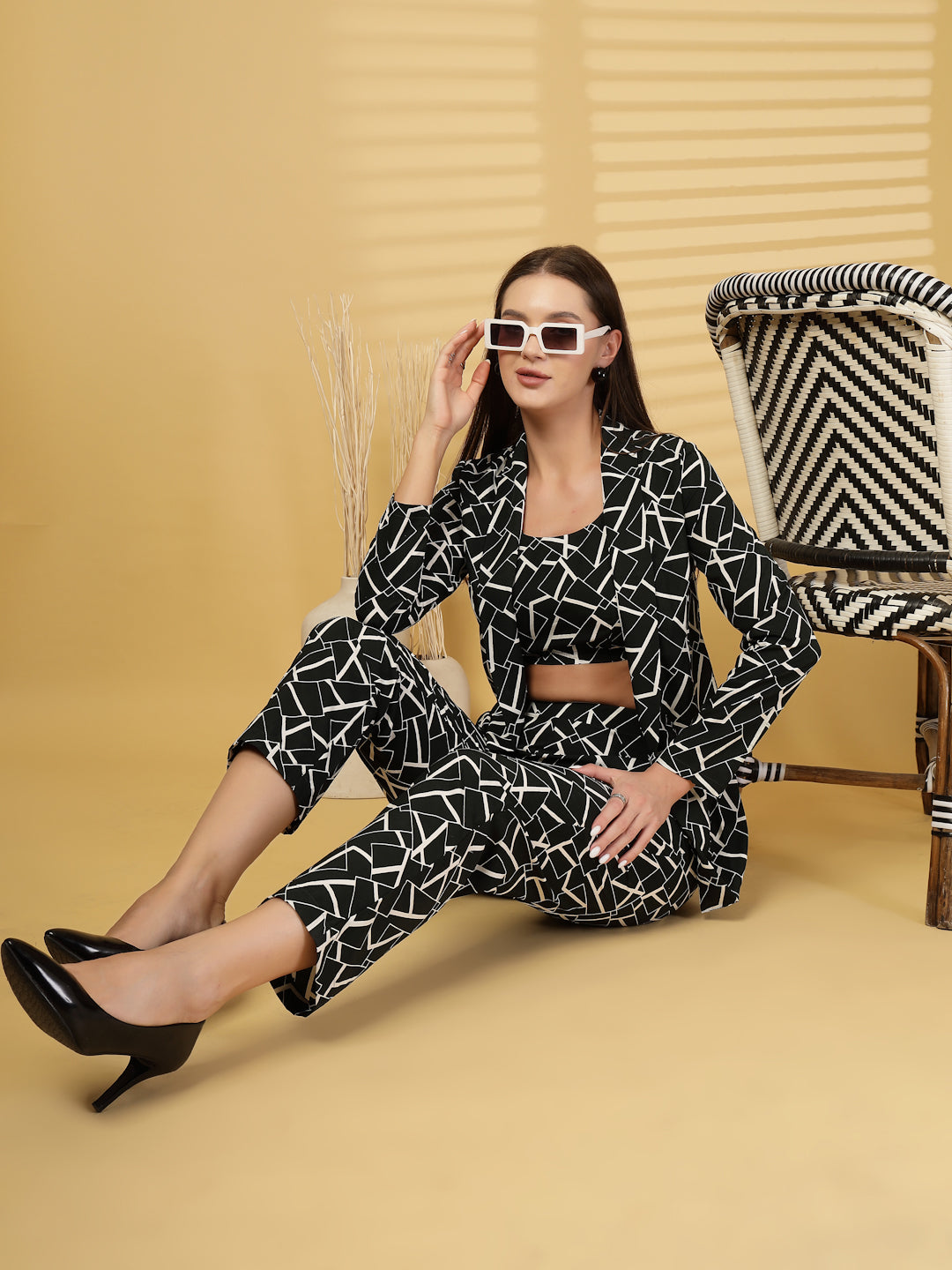 Women’s Geometric Printed Comfort-Fit Pure Cotton Top & Trousers With Shrug