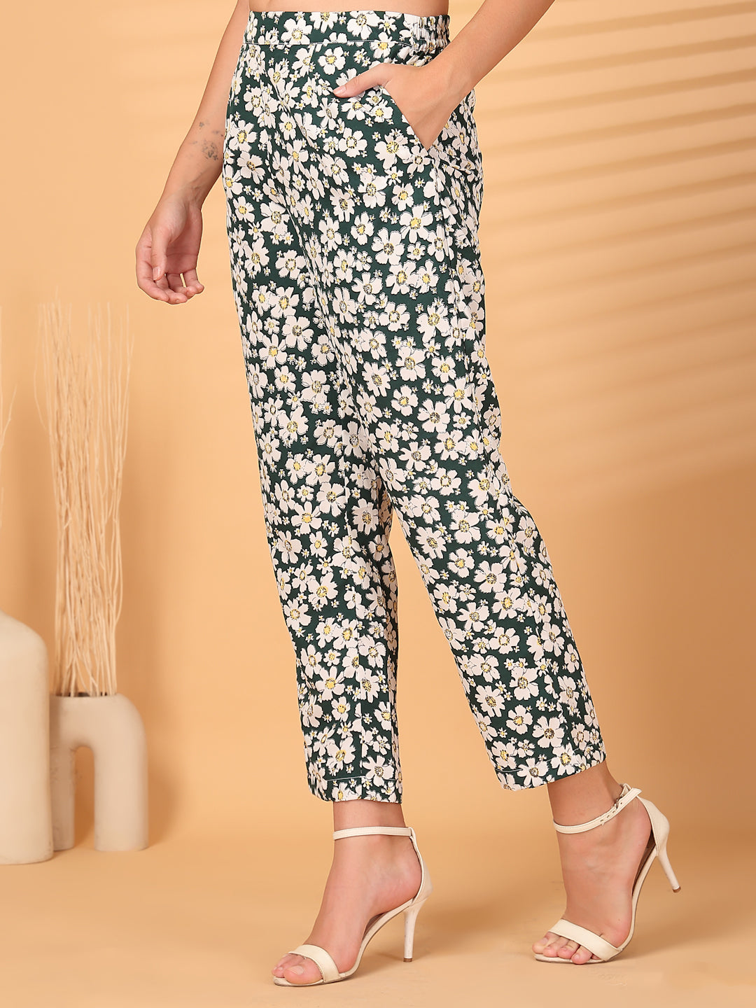 Being Naughty Women Floral Printed Straight Palazzos