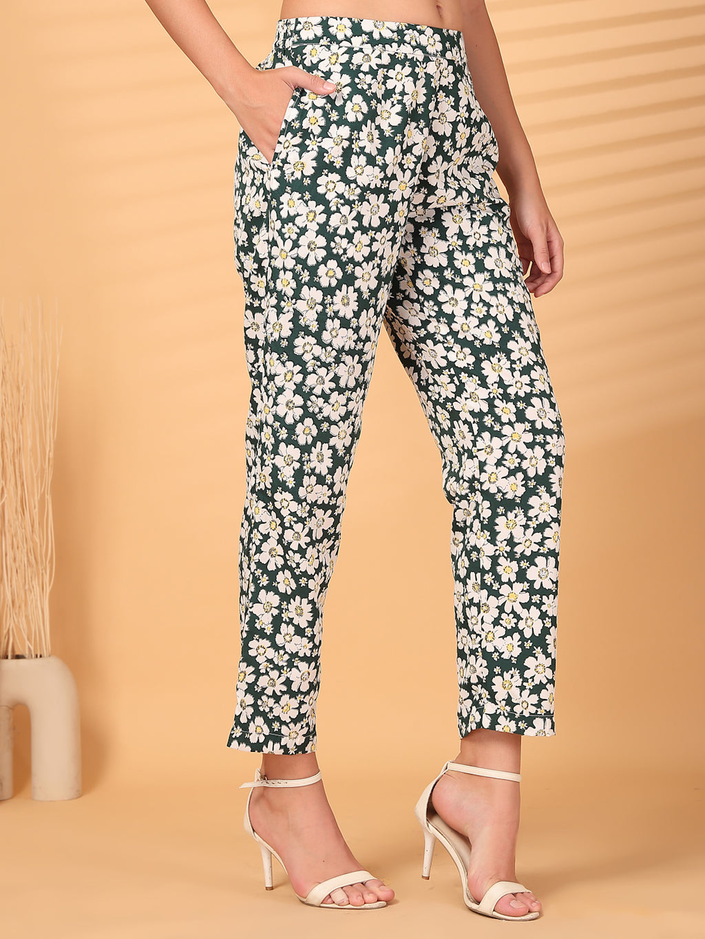 Being Naughty Women Floral Printed Straight Palazzos