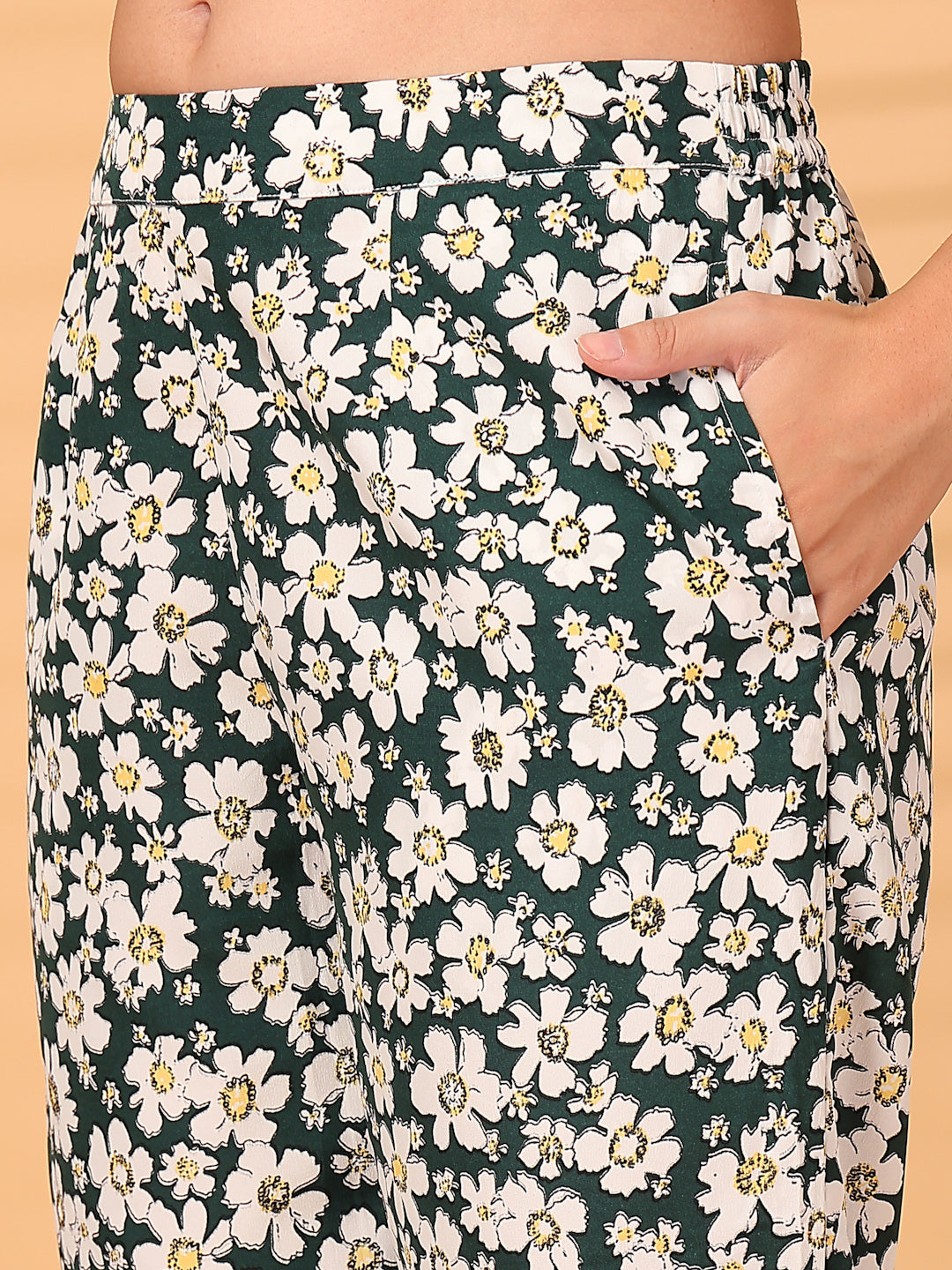 Being Naughty Women Floral Printed Straight Palazzos