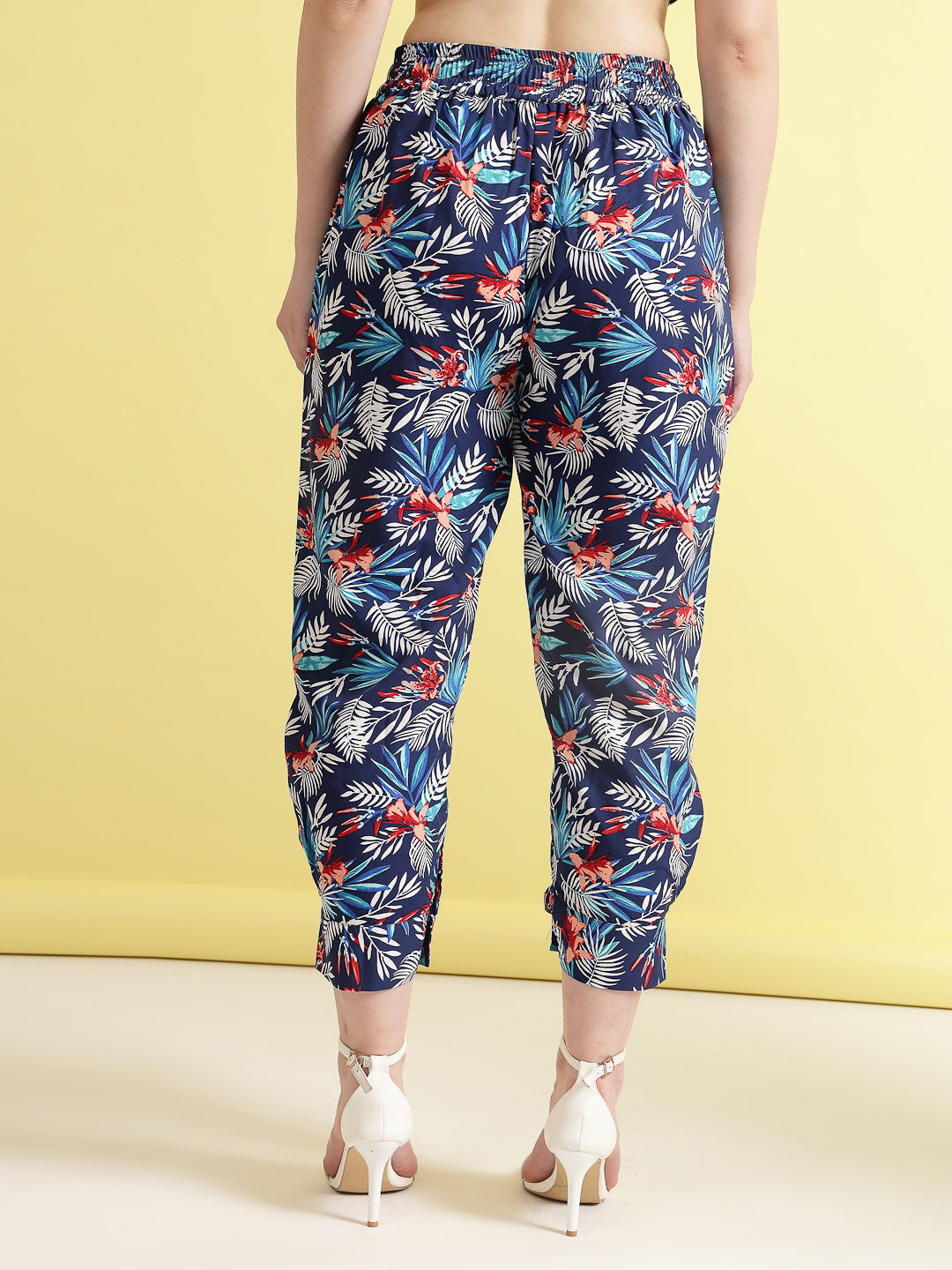 Women’s Printed Pleated Mid-Rise Regular Trousers